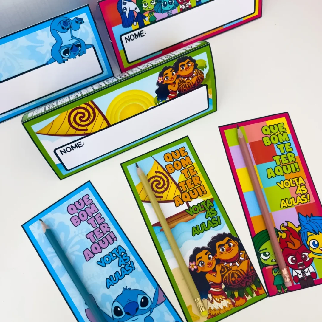 Lembrancinhas de lápis e crachás