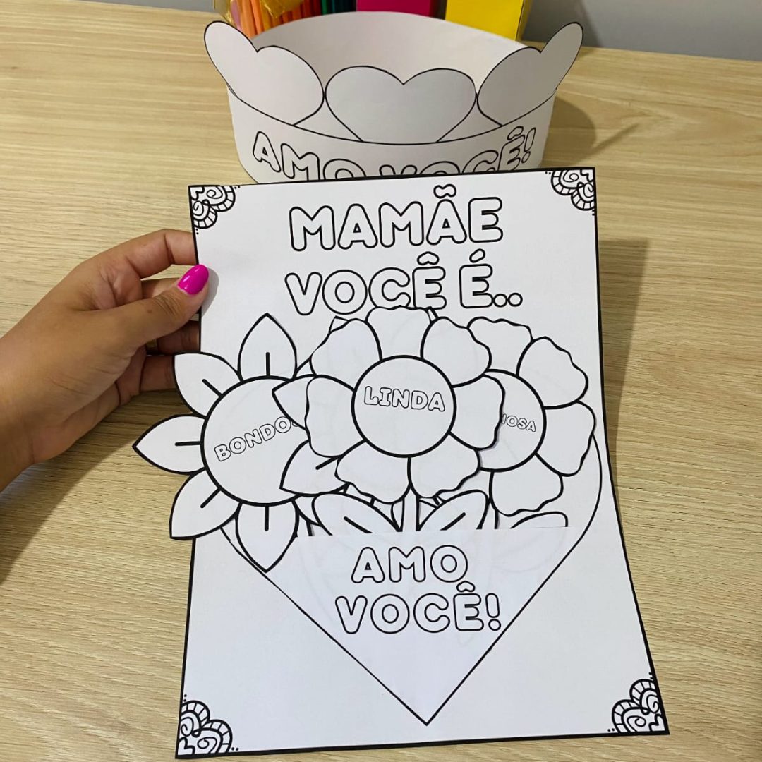 Cartão e coroa para o dia das mães
